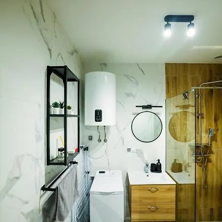 Multirooms Lägenhet *
