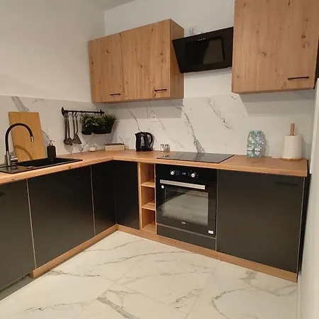 Multirooms Apartment *